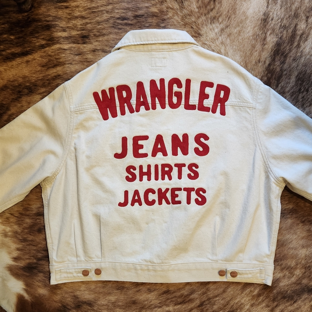 Wrangler Heritage Collection White denim Jacket (L) w red lettering
